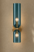 Vägglampa med färgat glas – Smoke – blå / 220V – produktfokuserad miljöbild, stående 2:3