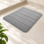 Ribbad badrumsmatta – Rilla – grå / 40 × 60 cm-3 st – produktfokuserad miljöbild