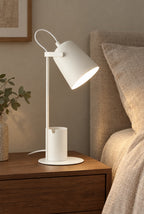 Skrivbordslampa med pennhållare – Penn – vit / EU-kontakt – produktfokuserad miljöbild