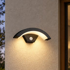 Vägglampa med valbar sensor – Senso – 24 W / sensor / kallvitt – produktfokuserad miljöbild