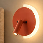 Vägglampa för läsning och stämning – Läsra – B-orange – produktfokuserad miljöbild