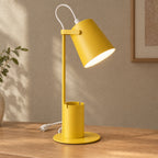 Skrivbordslampa med pennhållare – Penn – gul / EU-kontakt – produktfokuserad miljöbild