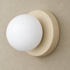 Vägglampa i glas med G9 – Klara – beige / utan ljuskälla – produktfokuserad miljöbild