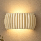 Vägglampa i resin med varmvit ton – Resina – creme / 220V / varmvitt (2700-3500 K) – produktfokuserad miljöbild