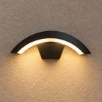 Smart vägglampa med färgat ljus – Kulöra – liten – produktfokuserad miljöbild