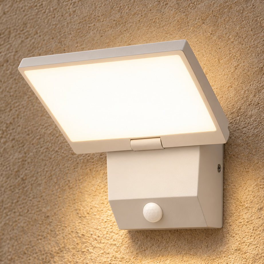 Vägglampa med vikbar form – Vikta – vit utan sensor – produktfokuserad miljöbild