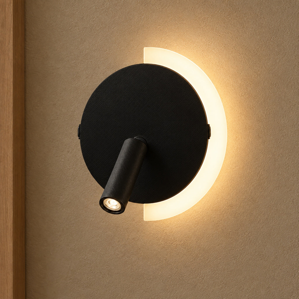 Vägglampa för läsning och stämning – Läsra – B-svart – produktfokuserad miljöbild