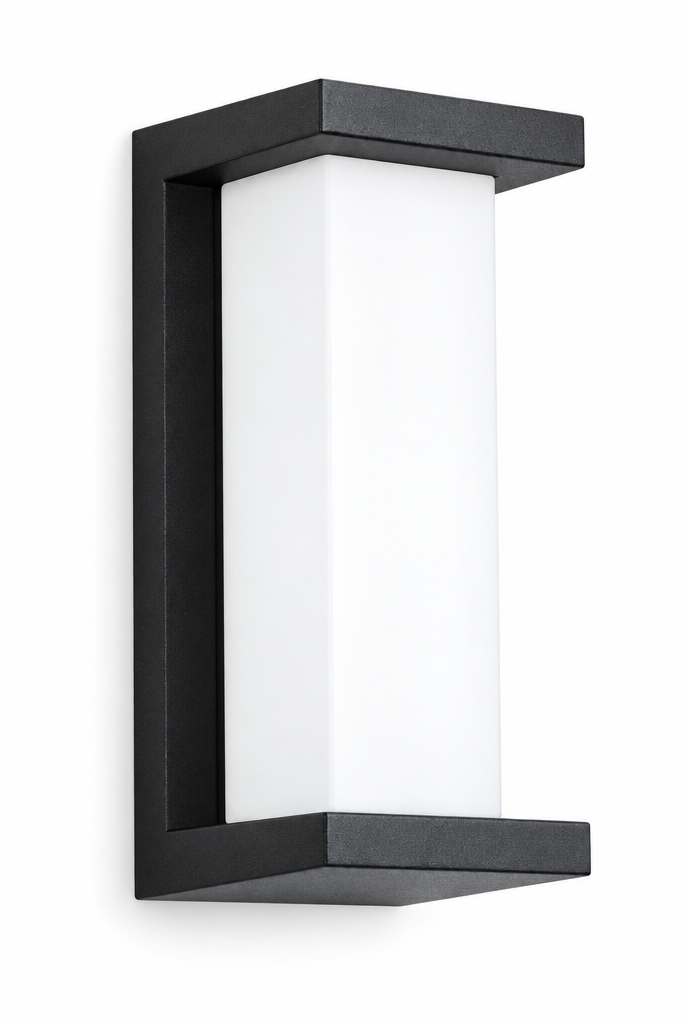 Hemton – utomhusvägglampa med opal diffusor – vit bakgrund