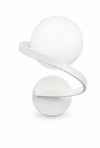 Vägglampa med glaskula och spiralformad arm – vit bakgrund