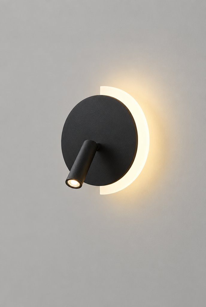 Vägglampa med riktbar lässpot