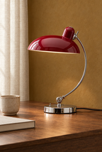 Hemton – Bauhaus bordslampa med välvd kromarm