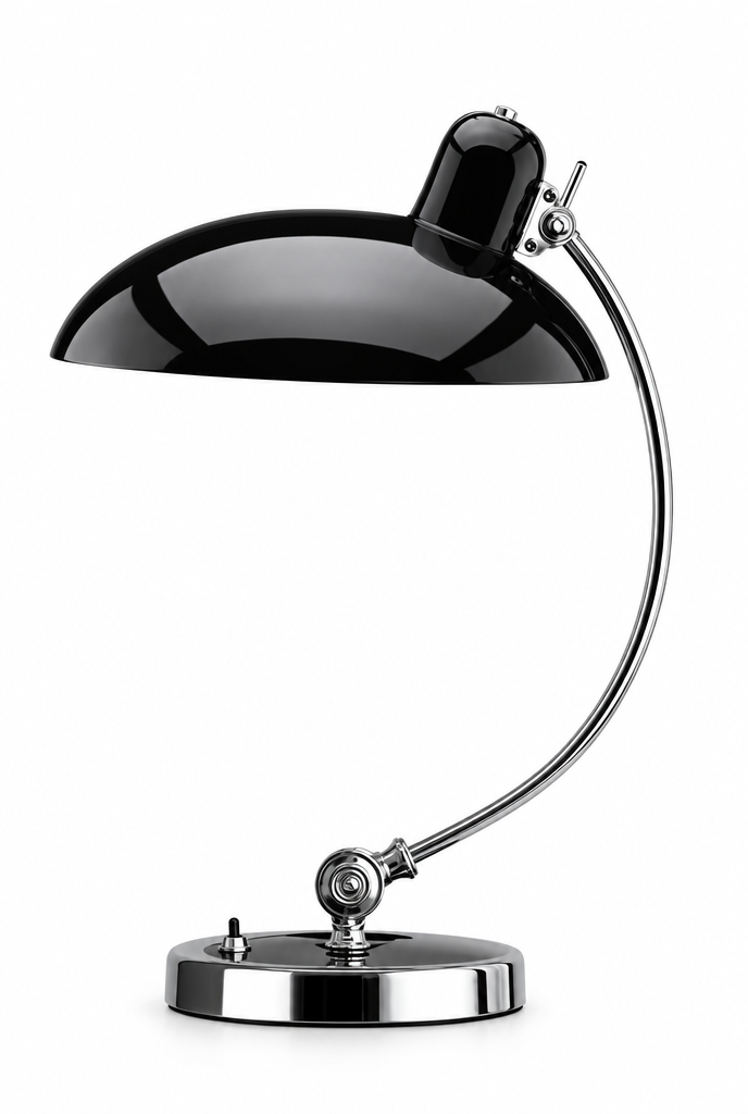 Hemton – Bauhaus bordslampa med välvd kromarm – vit bakgrund
